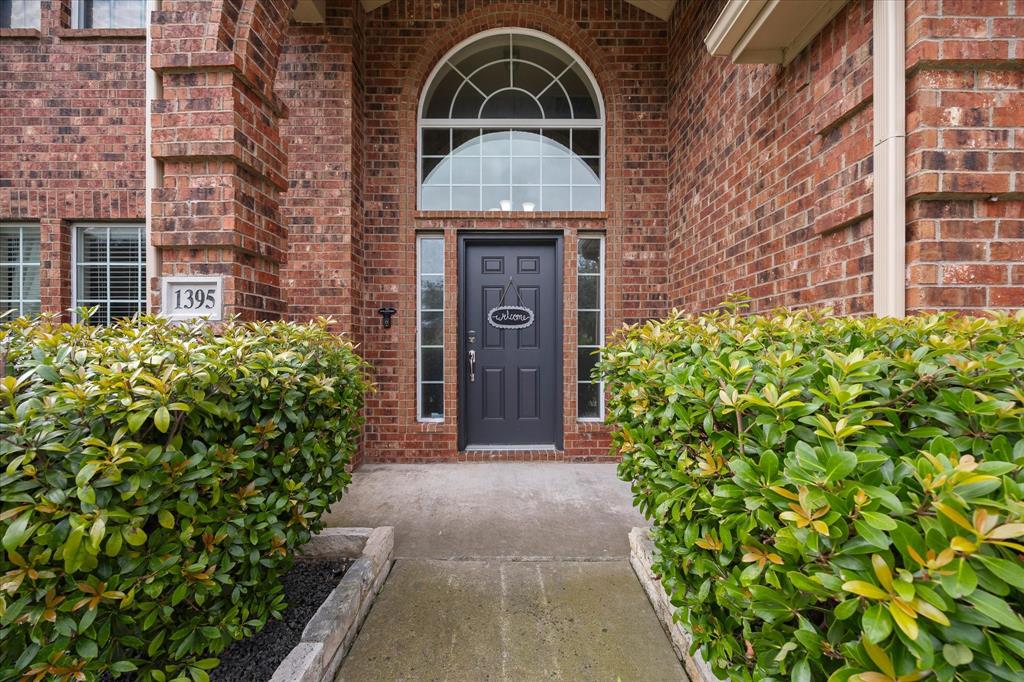 1395 Bay Line Drive Property Photo 3