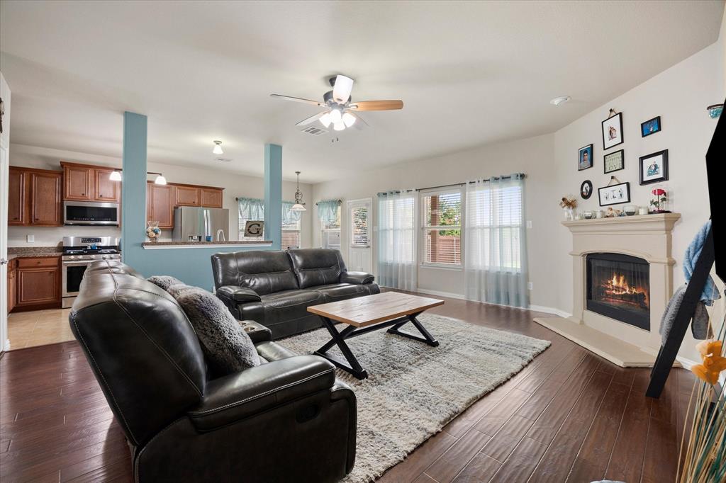 1395 Bay Line Drive Property Photo 6
