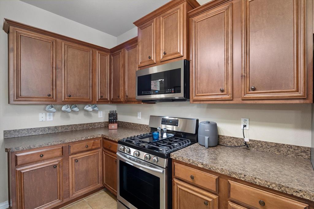 1395 Bay Line Drive Property Photo 8