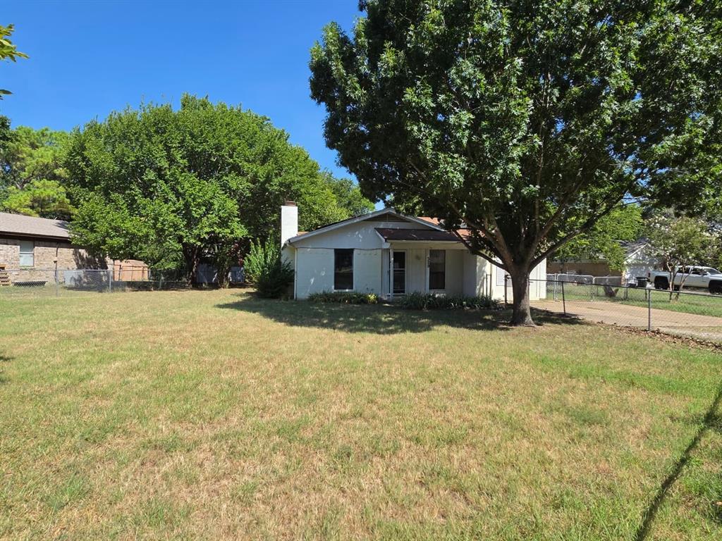 329 Walnut Avenue Property Photo 1