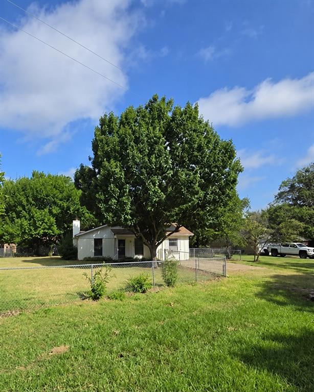 329 Walnut Avenue Property Photo 2