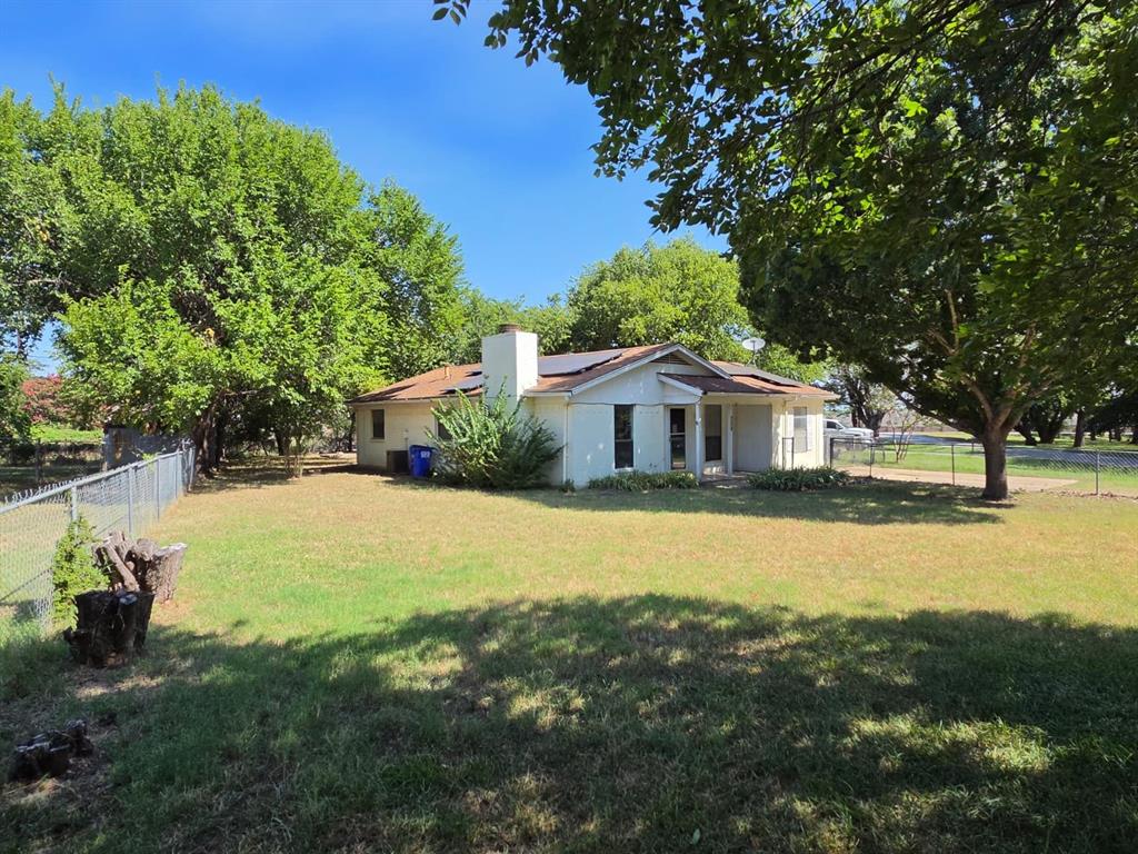 329 Walnut Avenue Property Photo 3