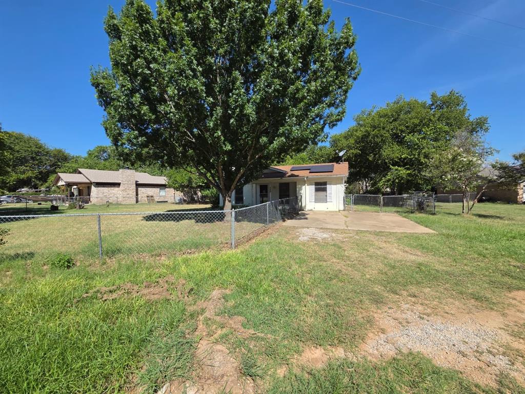 329 Walnut Avenue Property Photo 6