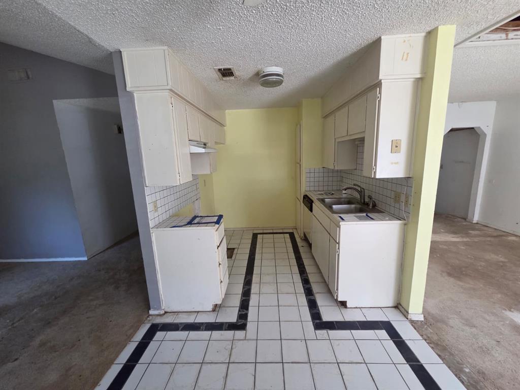 329 Walnut Avenue Property Photo 8