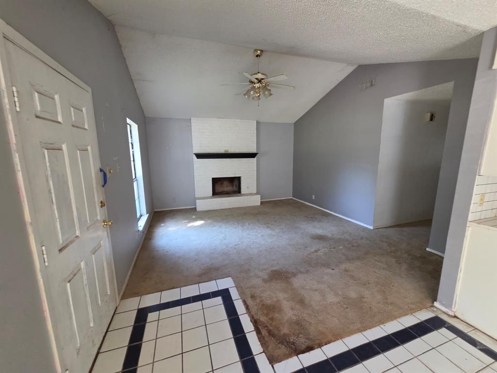 329 Walnut Avenue Property Photo 9