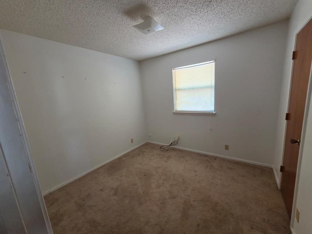 329 Walnut Avenue Property Photo 12