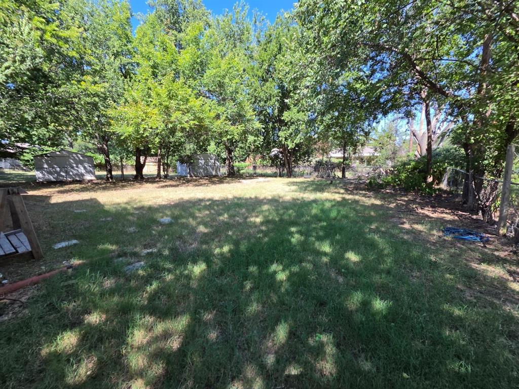 329 Walnut Avenue Property Photo 14