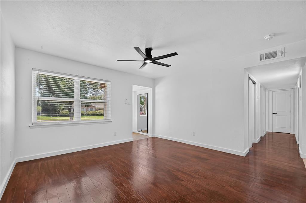 2861 Mark Twain Drive Property Photo 8