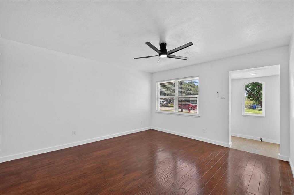 2861 Mark Twain Drive Property Photo 9