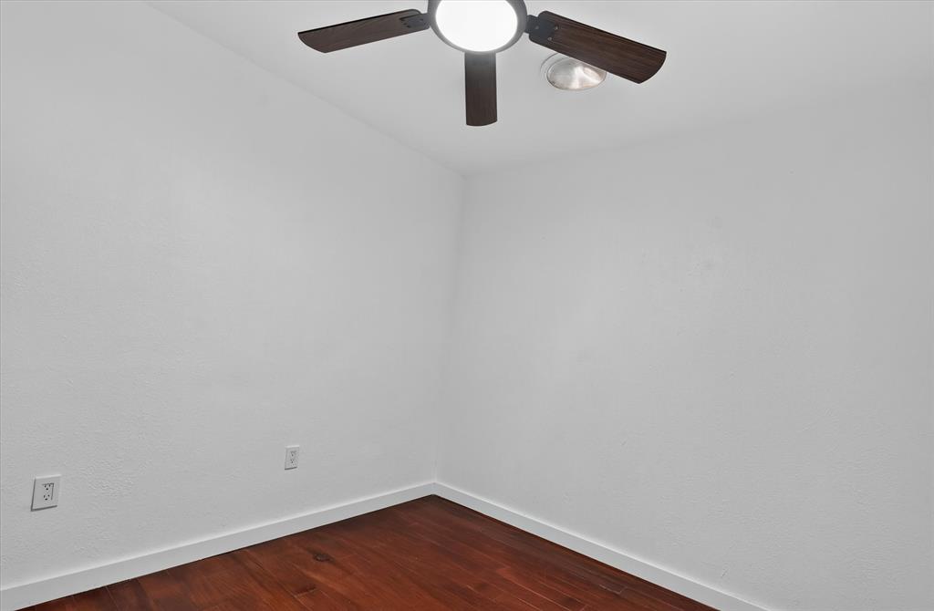 2861 Mark Twain Drive Property Photo 11