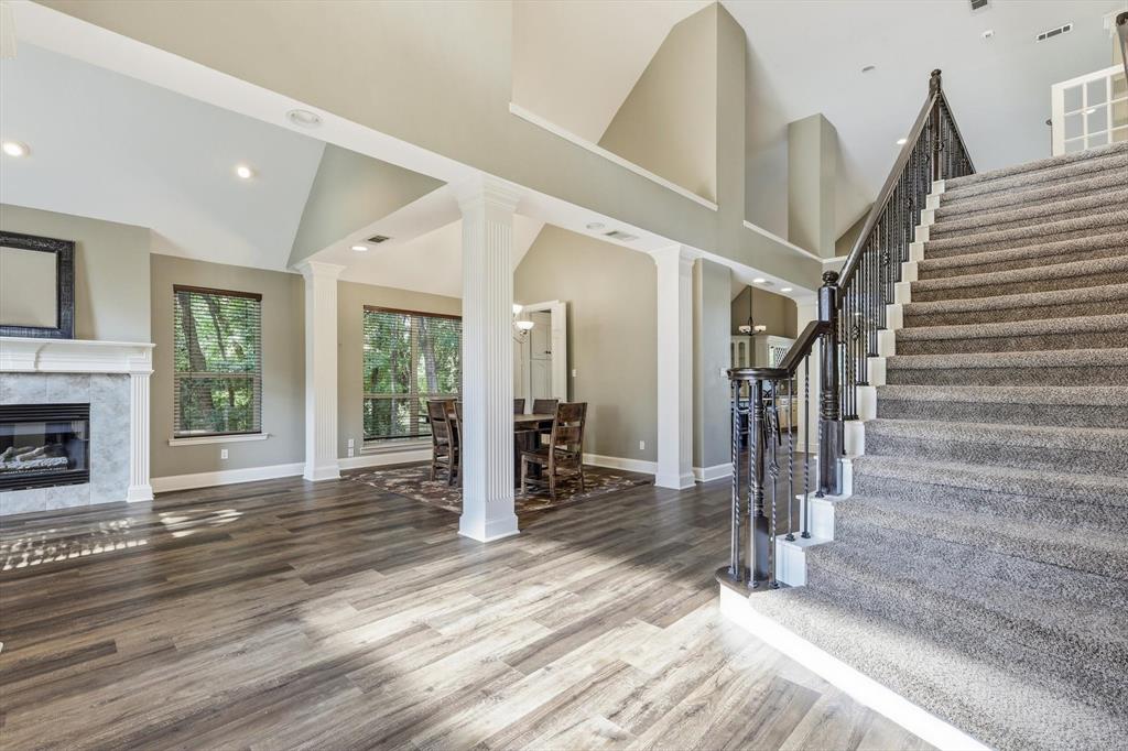 728 Castle Creek Drive Property Photo 8