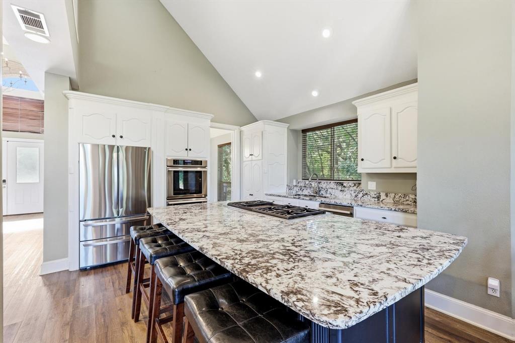 728 Castle Creek Drive Property Photo 15
