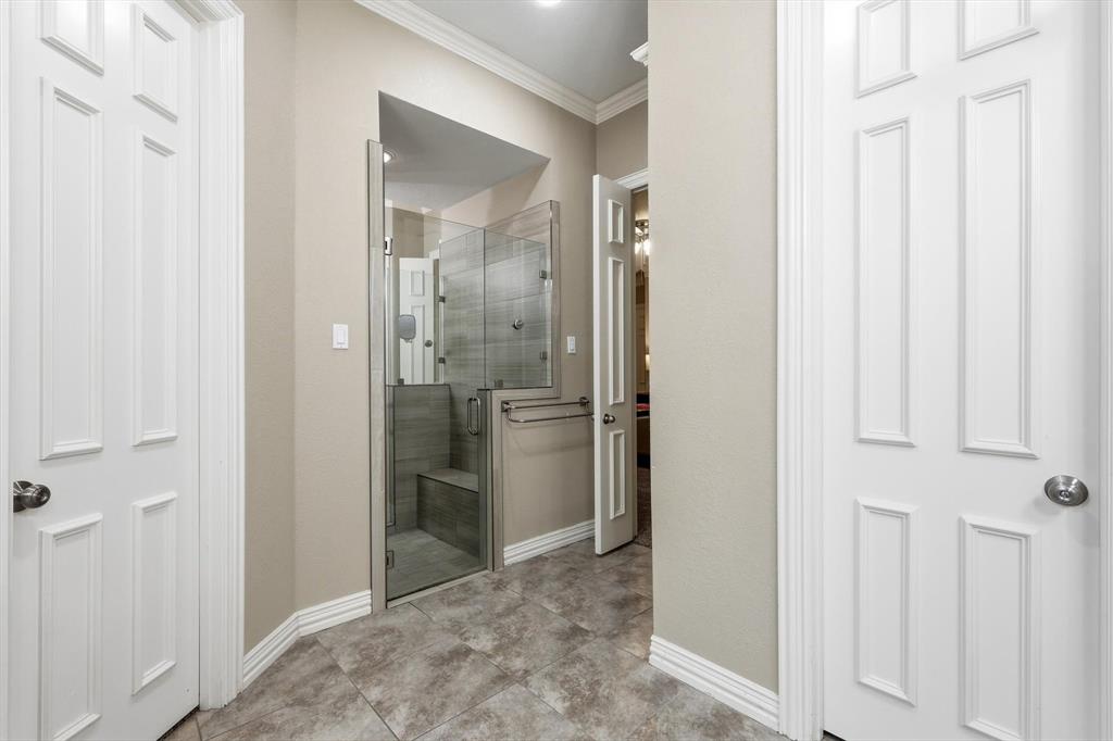 728 Castle Creek Drive Property Photo 22