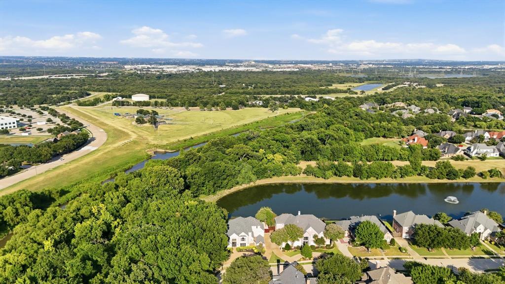 728 Castle Creek Drive Property Photo 35