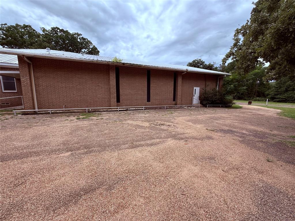 288 County Road 3650 Property Photo 6