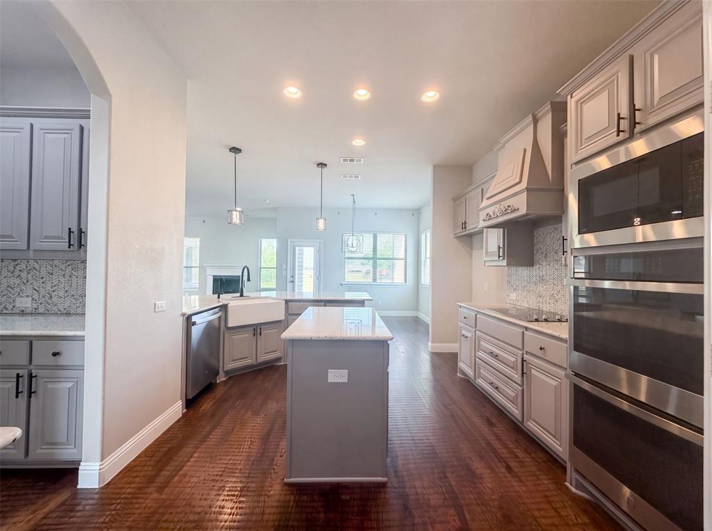 1208 Redbud Street Property Photo 2