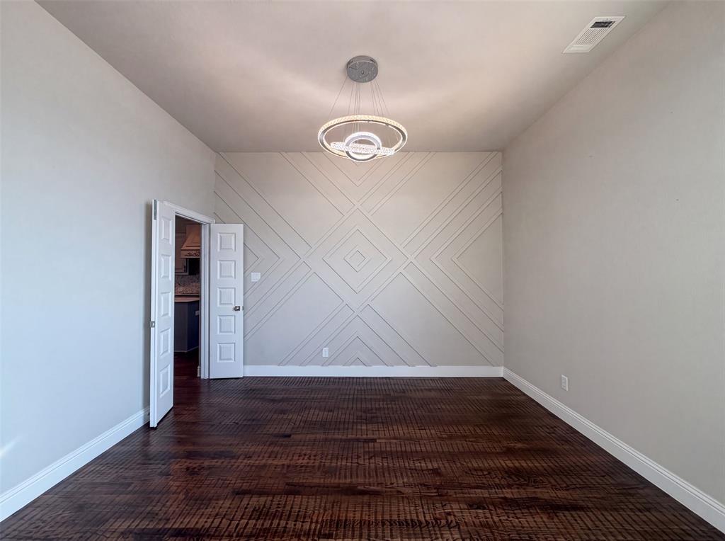 1208 Redbud Street Property Photo 6