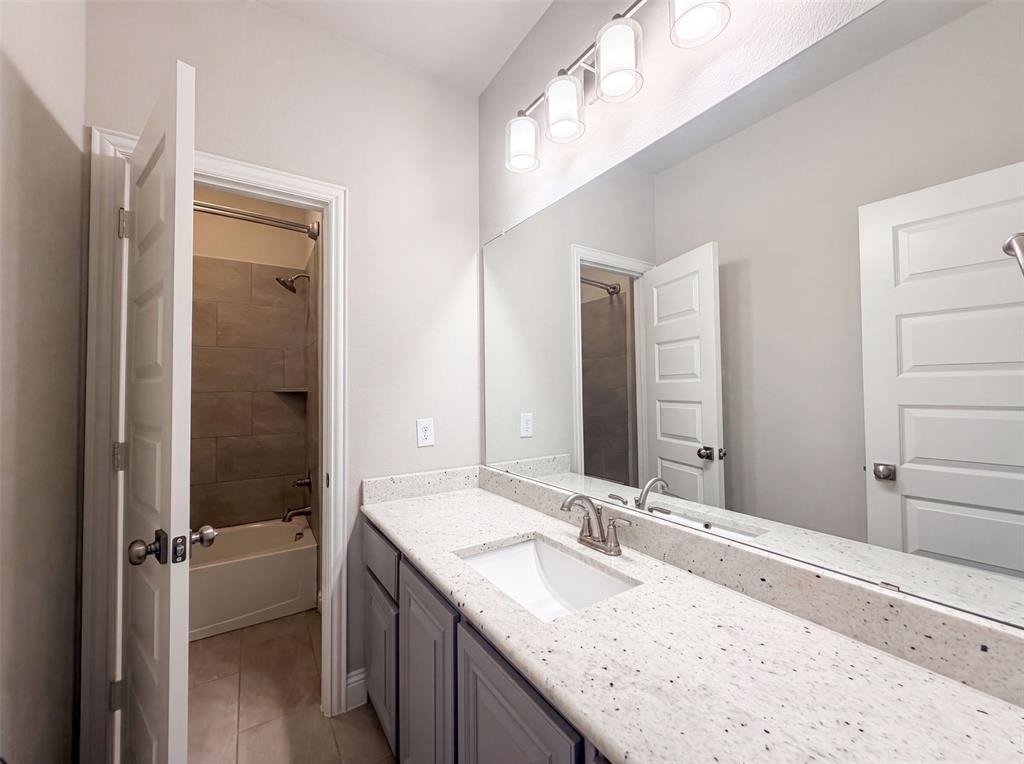 1208 Redbud Street Property Photo 8