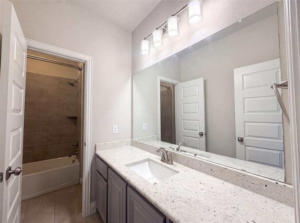 1208 Redbud Street Property Photo 12
