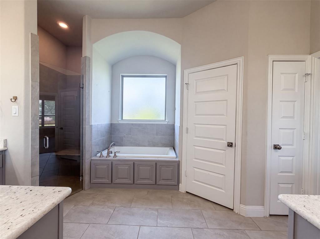 1208 Redbud Street Property Photo 22