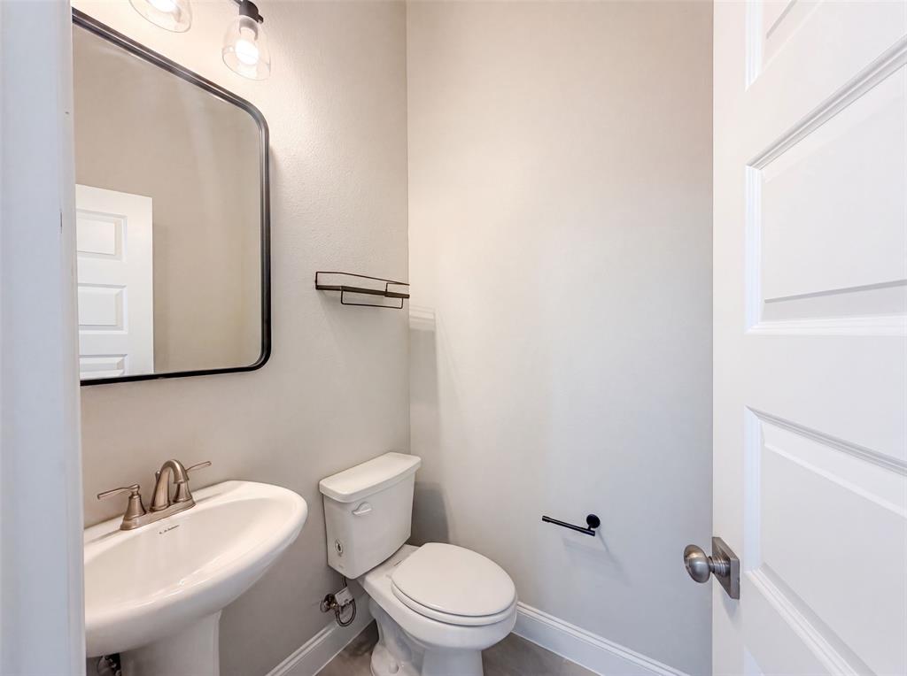 1208 Redbud Street Property Photo 24