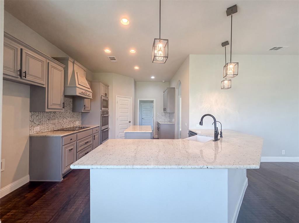 1208 Redbud Street Property Photo 33
