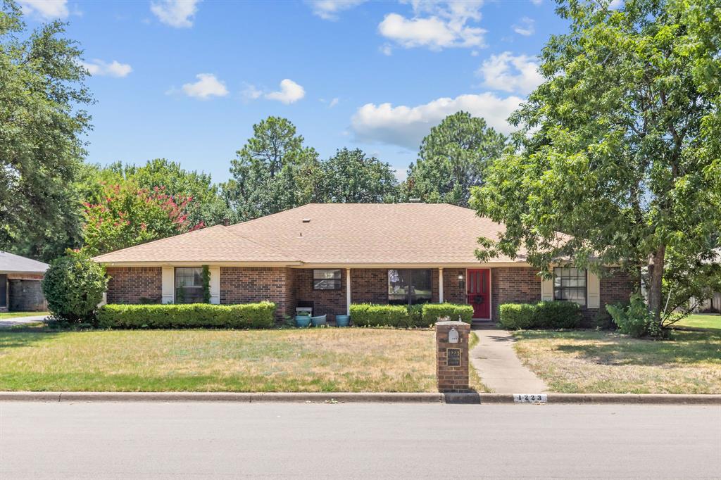 1223 Heather Street Property Photo 4