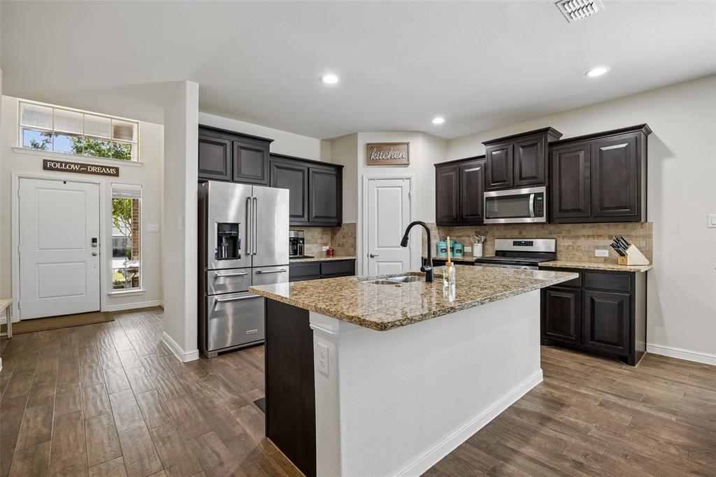523 Harbor Drive Property Photo 3