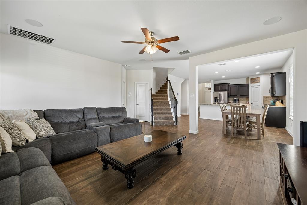 523 Harbor Drive Property Photo 6