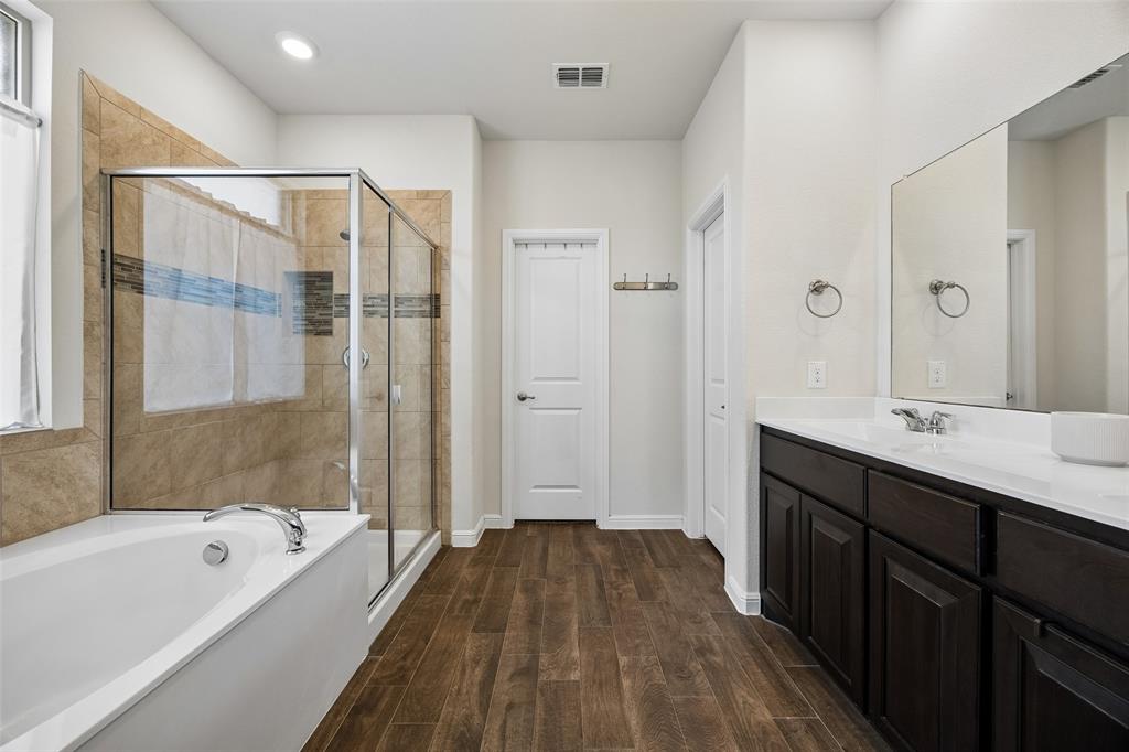 523 Harbor Drive Property Photo 10