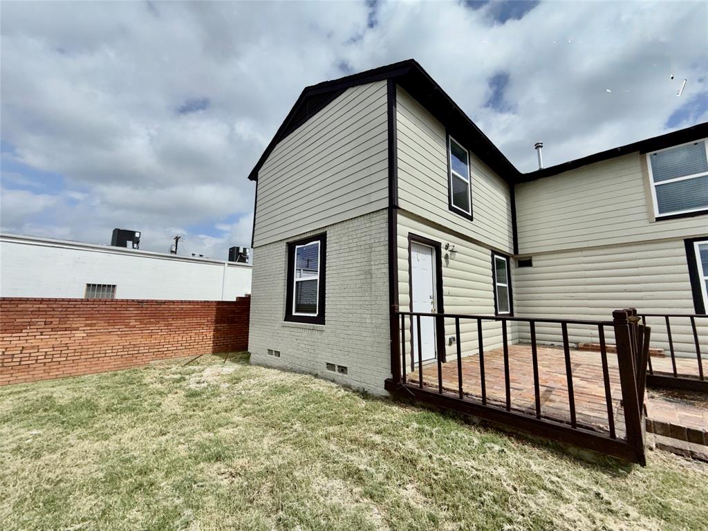 7629 Military Parkway Property Photo 3