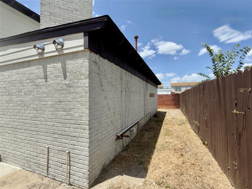 7629 Military Parkway Property Photo 4