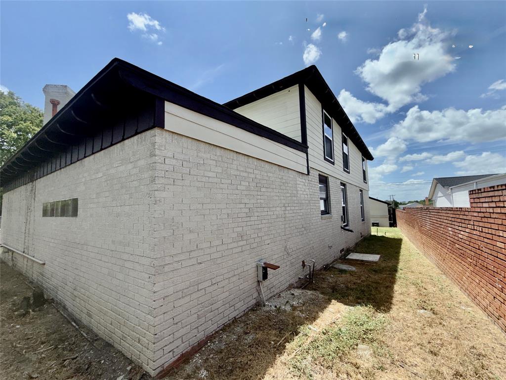 7629 Military Parkway Property Photo 5