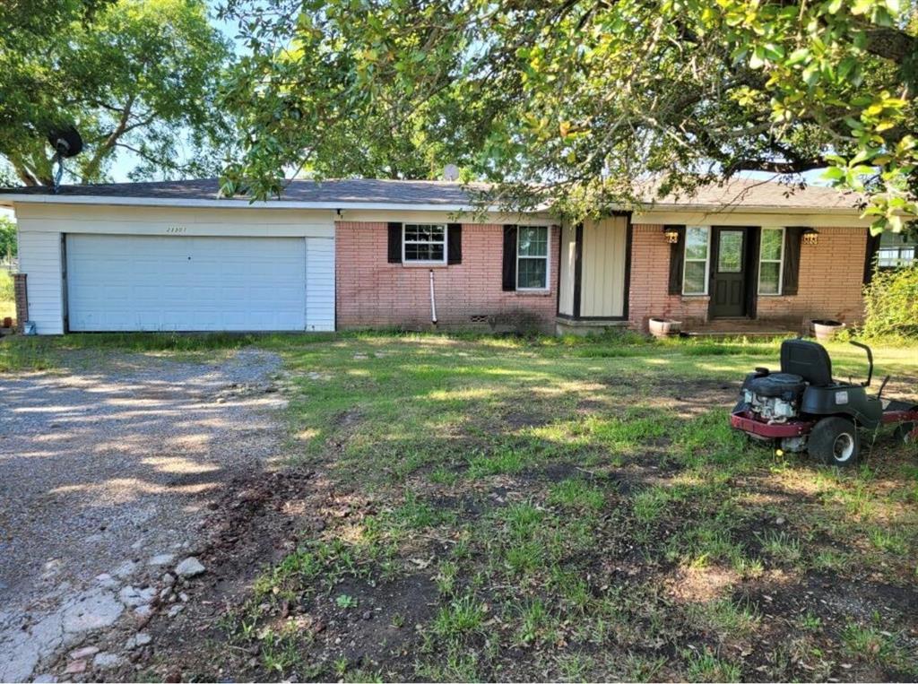 23301 S 78 Highway Property Photo 1