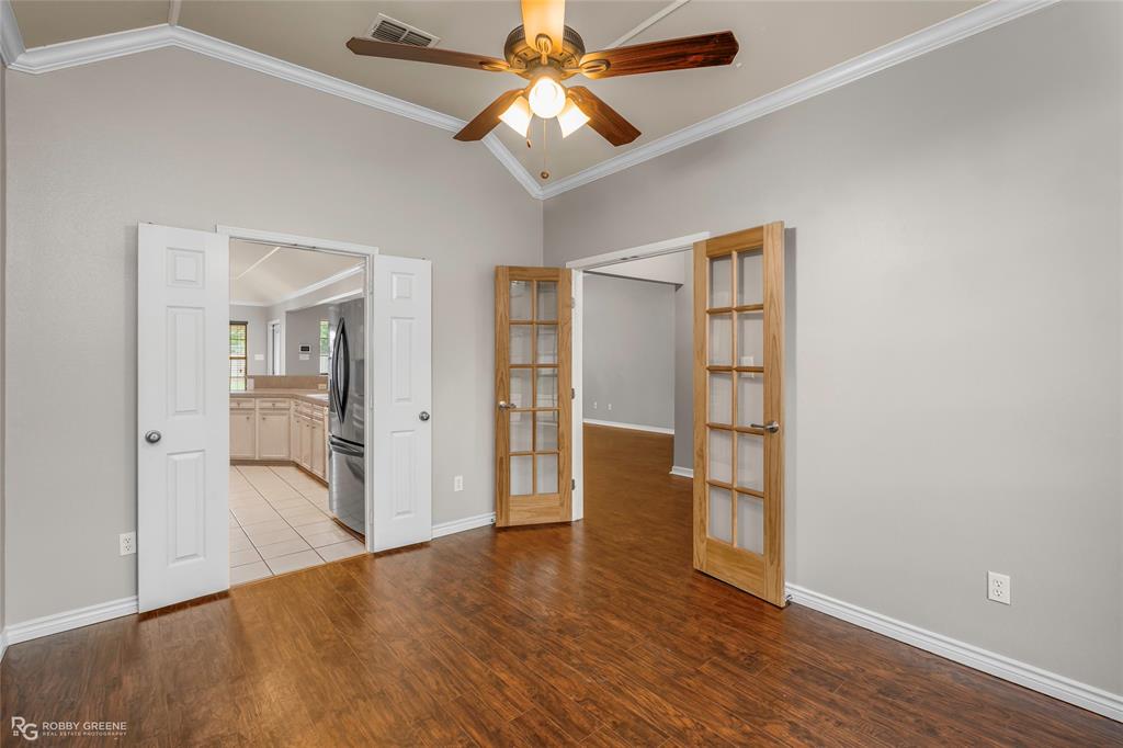 1025 Cressmont Street Property Photo 8