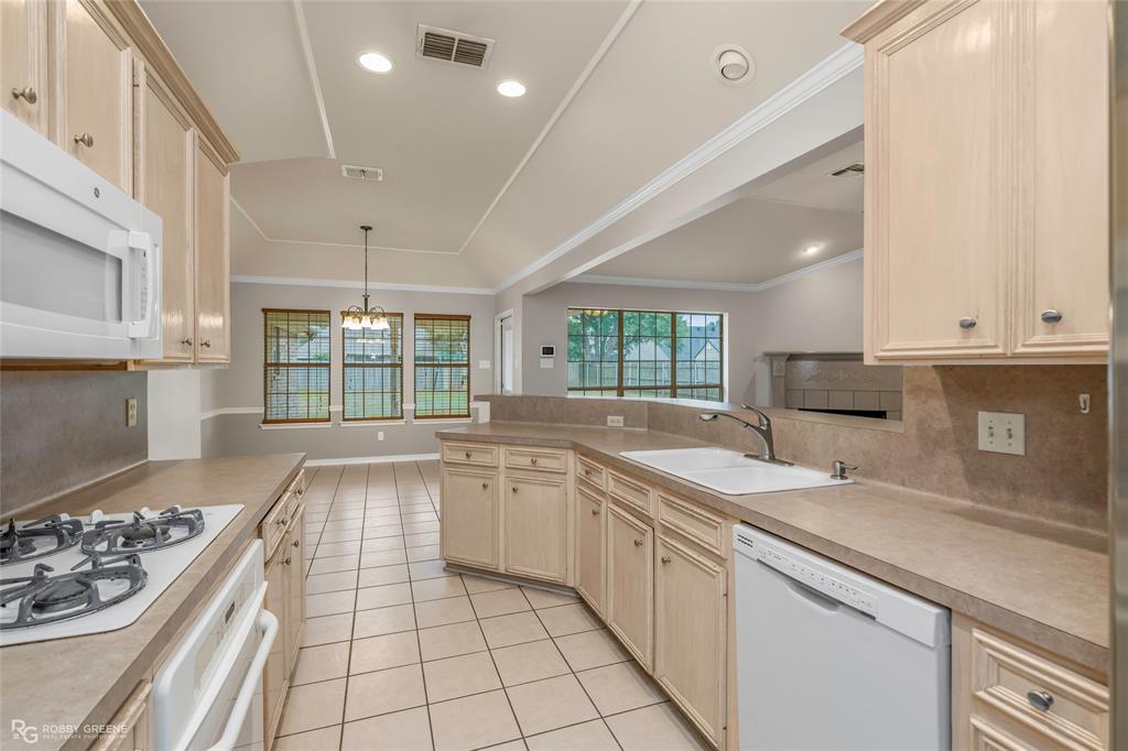 1025 Cressmont Street Property Photo 10