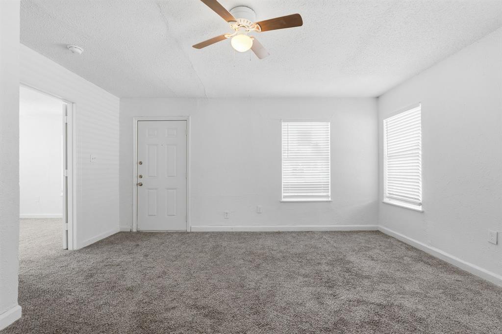 2212 Lea Crest Drive Property Photo 7