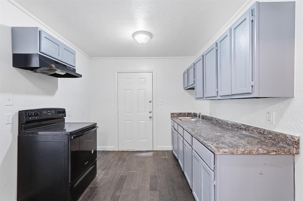 2212 Lea Crest Drive Property Photo 8