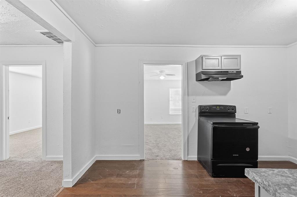 2212 Lea Crest Drive Property Photo 10