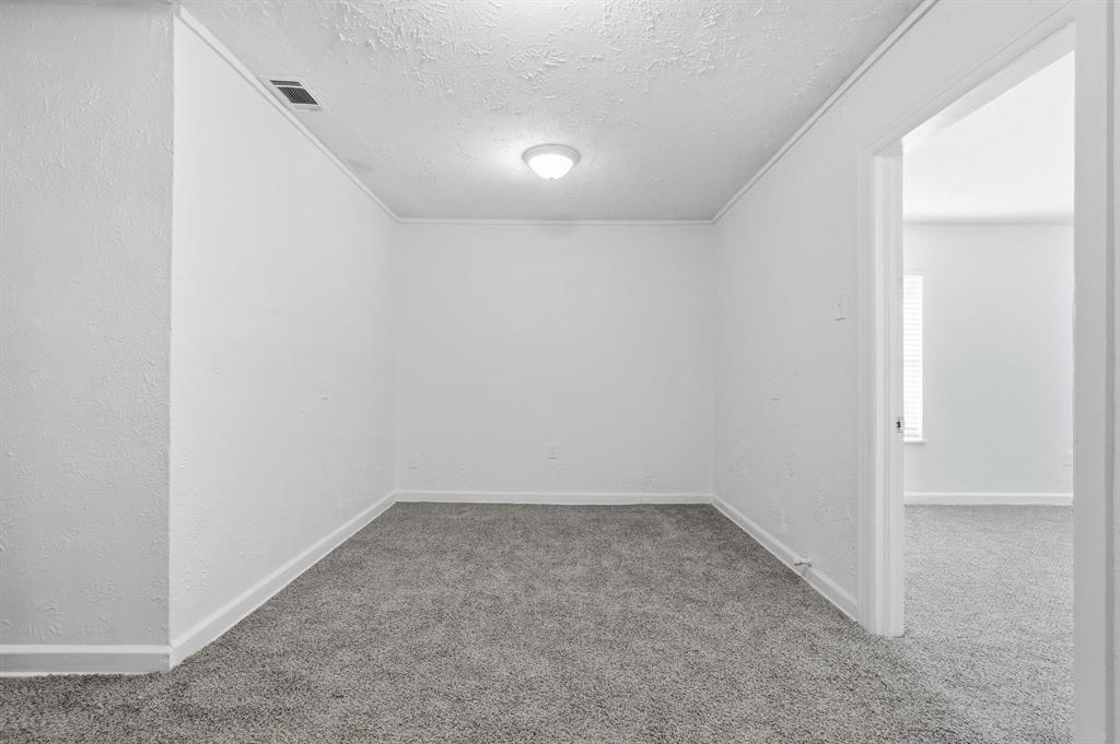 2212 Lea Crest Drive Property Photo 12