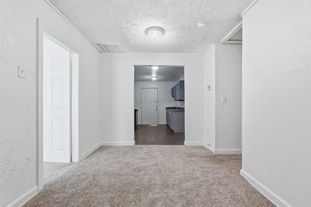 2212 Lea Crest Drive Property Photo 13