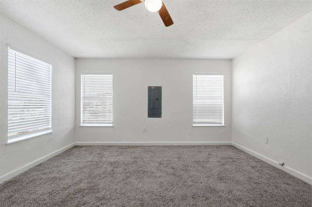 2212 Lea Crest Drive Property Photo 16