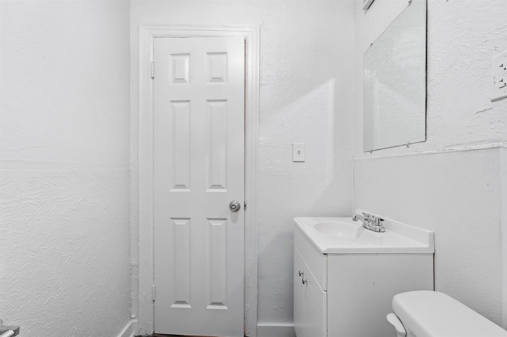 2212 Lea Crest Drive Property Photo 25