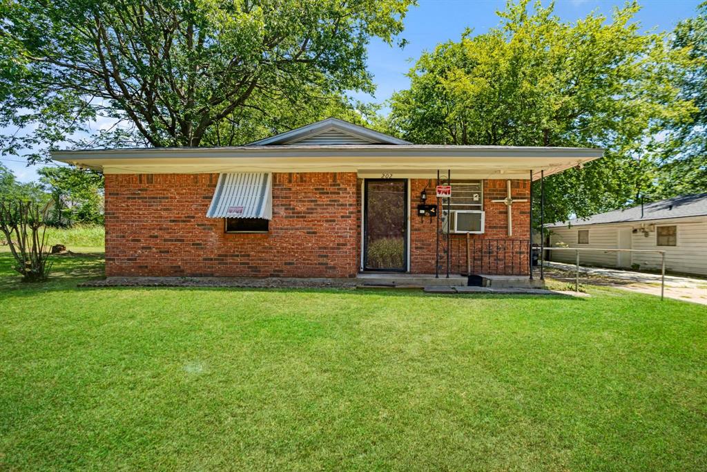 202 4th Street Property Photo 1