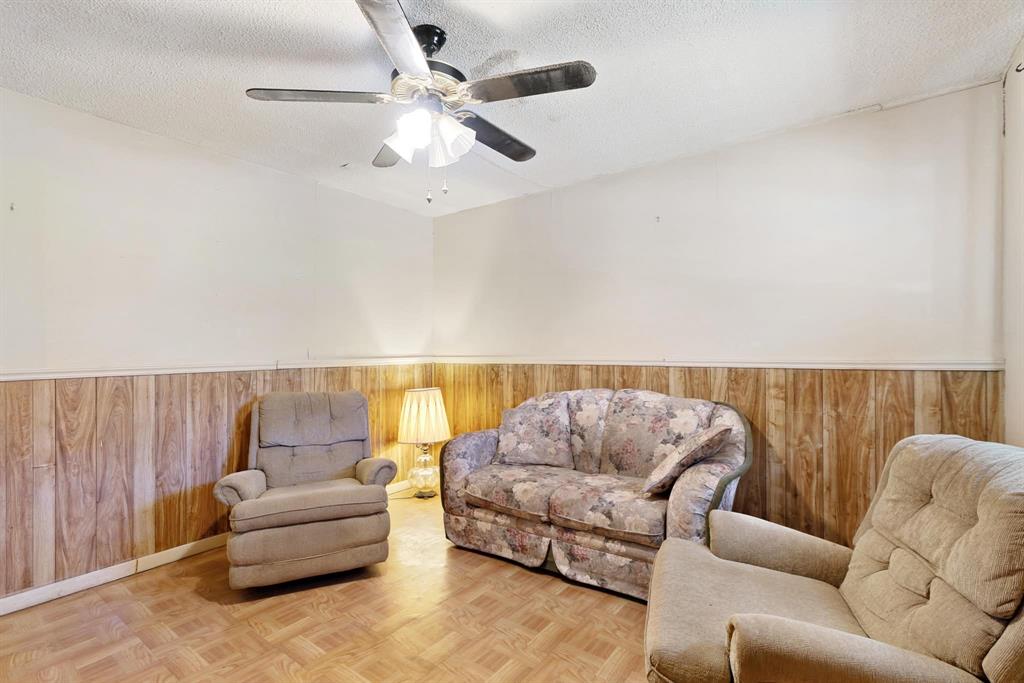 202 4th Street Property Photo 7