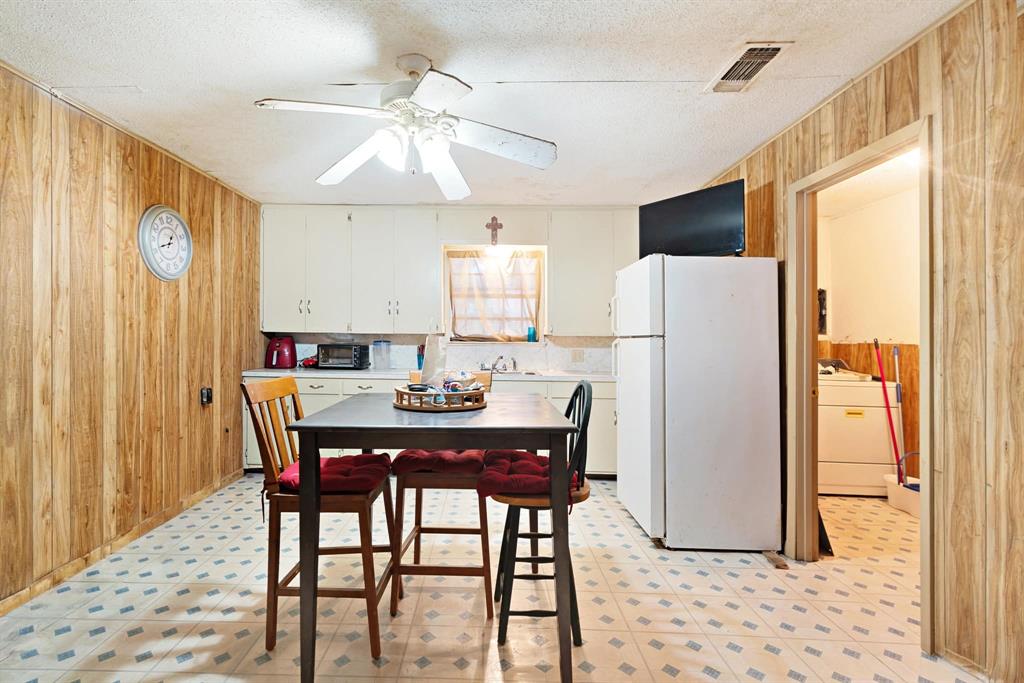 202 4th Street Property Photo 8
