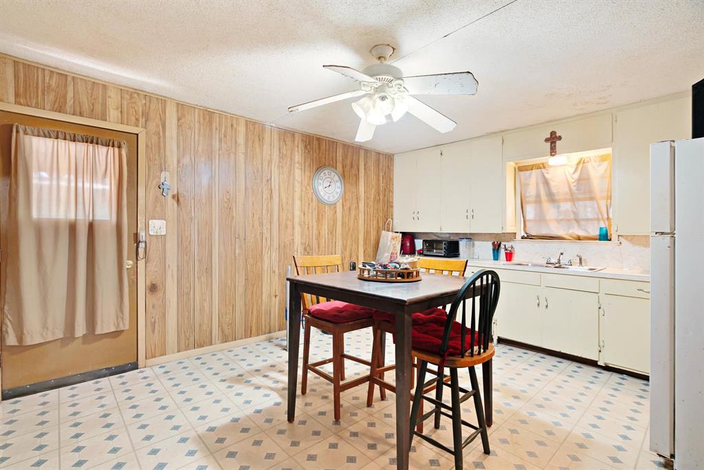 202 4th Street Property Photo 9