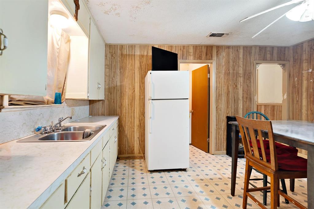 202 4th Street Property Photo 10