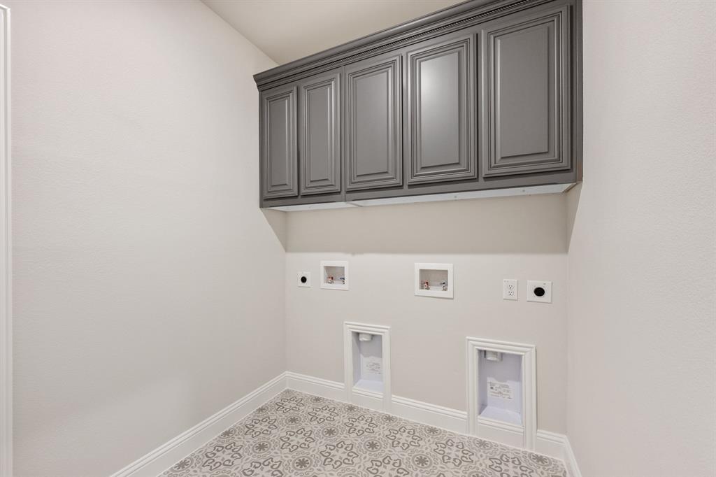 2641 Longbow Drive Property Photo 9