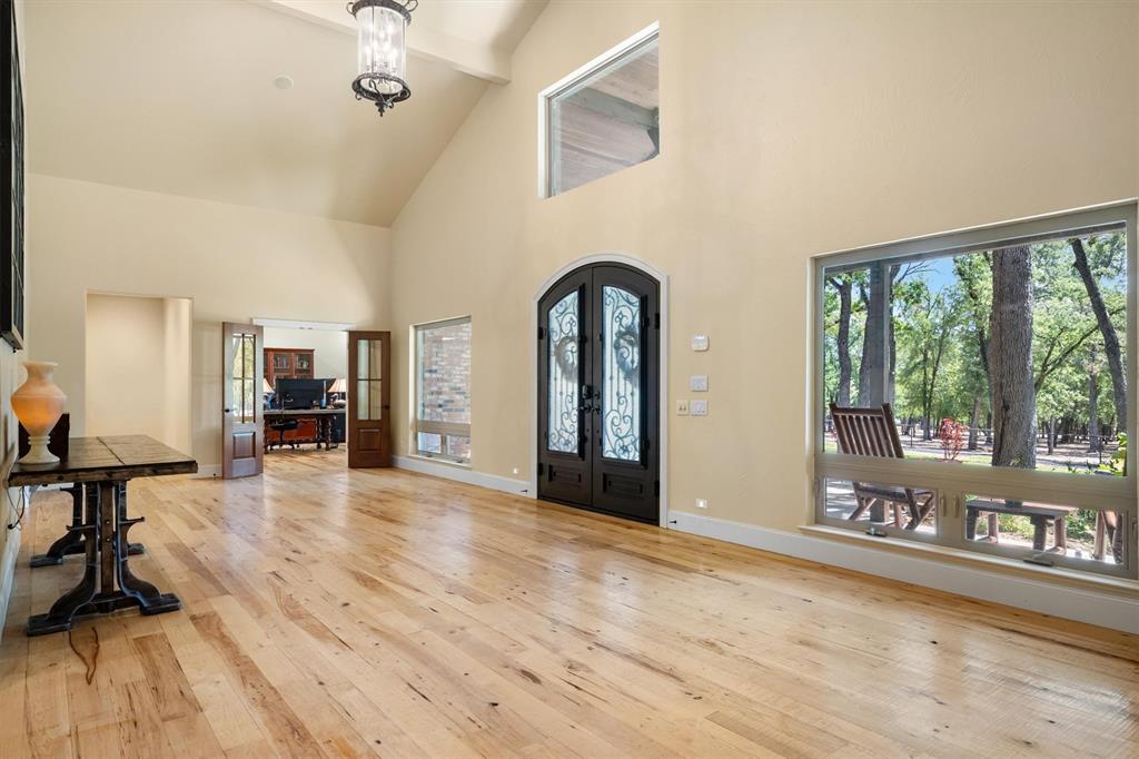 1011 Thornridge Court Property Photo 4